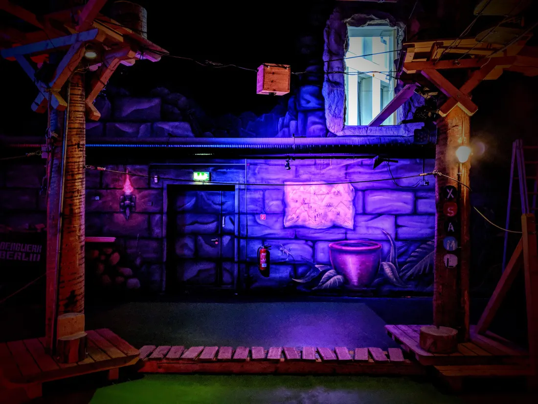 Blacklight-Abenteuerwelt